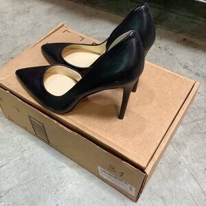 Jessica Simpson Claudette Pump